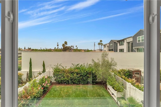516 Caleigh Ln, Costa Mesa, CA 92627 - view of yard with a residential view