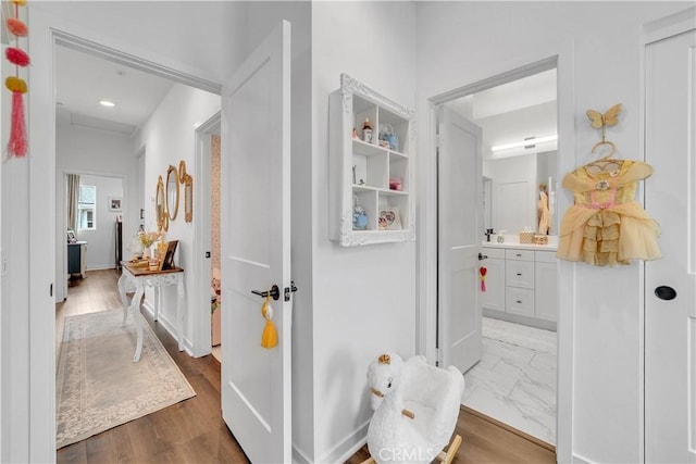 516 Caleigh Ln, Costa Mesa, CA 92627 - view of hall