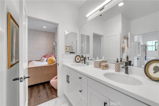 516 Caleigh Ln, Costa Mesa, CA 92627 - ensuite bathroom with double vanity and recessed lighting