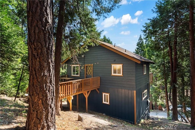 698 W Victoria Ct, Lake Arrowhead, CA 92352 - rear view of house featuring a wooden deck