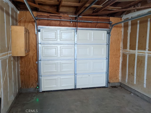 18605 New Hampshire St, Adelanto, CA 92301 - view of garage
