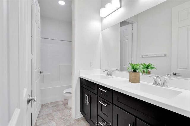 16124 Pablo Ct, Victorville, CA 92395 - full bath with double vanity, tub / shower combination, and recessed lighting