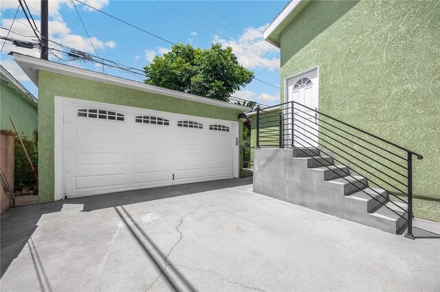 4159 Redline Dr, Lakewood, CA 90713 - view of detached garage
