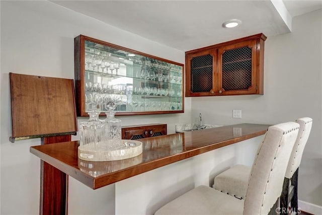 891 Palo Verde Ave, Long Beach, CA 90815 - view of indoor wet bar