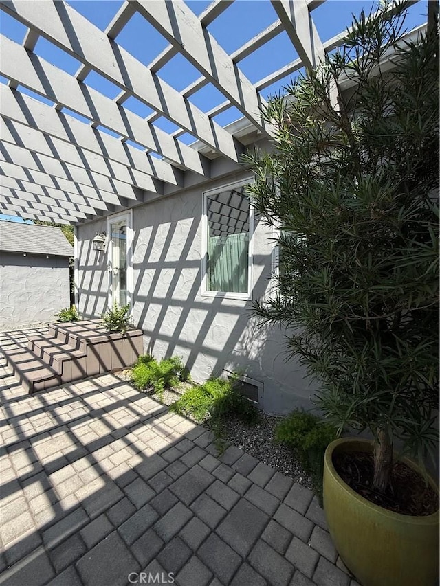 315 W 6th Ave, Chico, CA 95926 - view of patio with a pergola