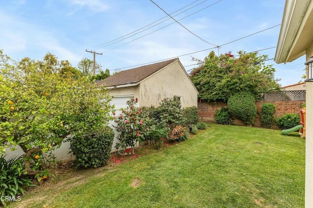 357 Northcliff Rd, Pasadena, CA 91107 - view of yard featuring an outdoor structure and a garage