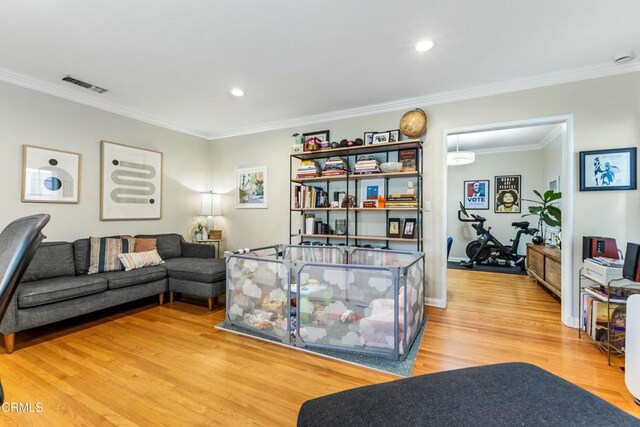 357 Northcliff Rd, Pasadena, CA 91107 - living room featuring light wood finished floors, ornamental molding, and recessed lighting