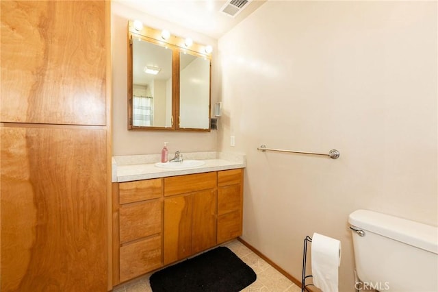 1019 W Monterey St, Orland, CA 95963 - bathroom with vanity and toilet