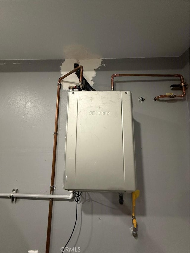 1804 Ewing Ct, Hacienda Heights, CA 91745 - utility room featuring water heater