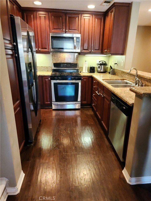 19512 Laroda Ln, Saugus, CA 91350 - photo 4