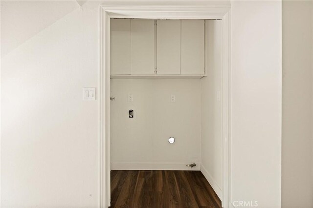 531 Rose Ln, Twin Peaks, CA 92391 - laundry area featuring dark wood finished floors and baseboards