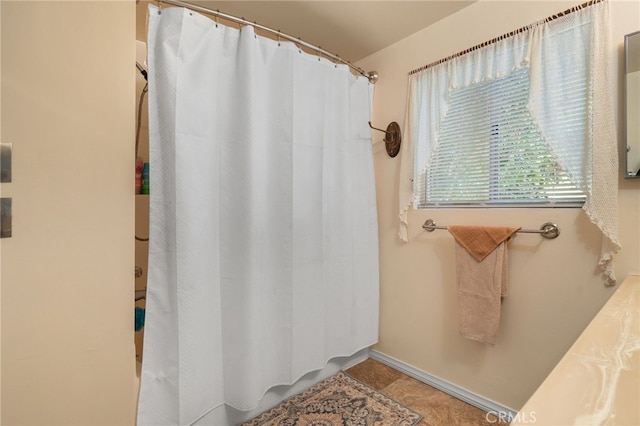 6435 Norwood Ave, Riverside, CA 92505 - bathroom with a shower with curtain