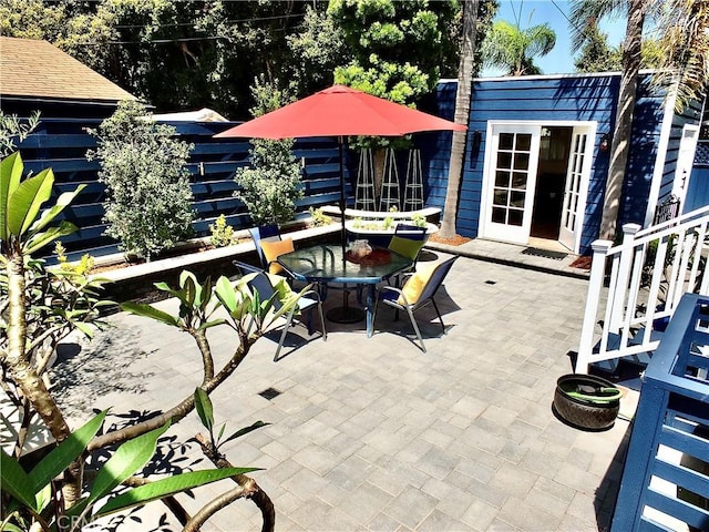 4719 E E Colorado St, Long Beach, CA 90814 - view of patio featuring outdoor dining area