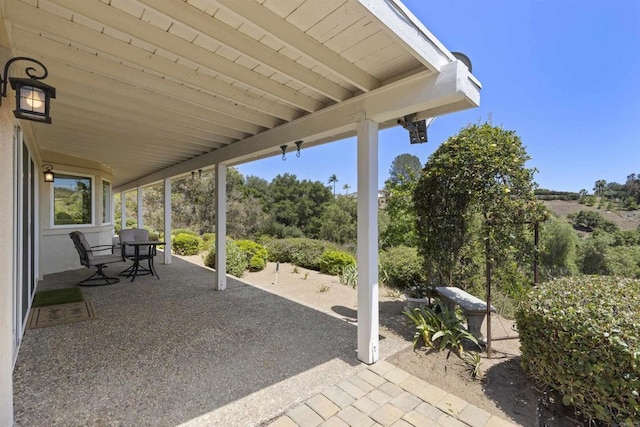 3237 Canonita Dr, Fallbrook, CA 92028 - view of patio / terrace