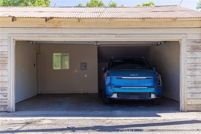 320 W 21st St, Merced, CA 95340 - view of garage