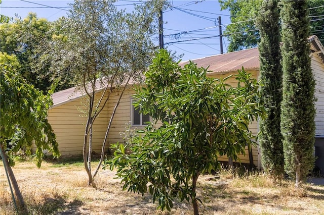 320 W 21st St, Merced, CA 95340 - view of side of home