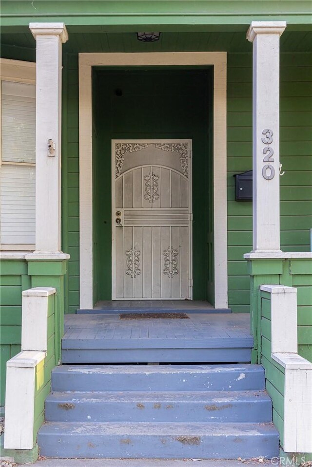 320 W 21st St, Merced, CA 95340 - property entrance