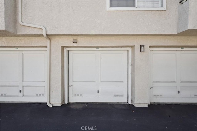4240 Lost Hills Rd Unit 2205, Calabasas, CA 91301 - garage with a textured wall