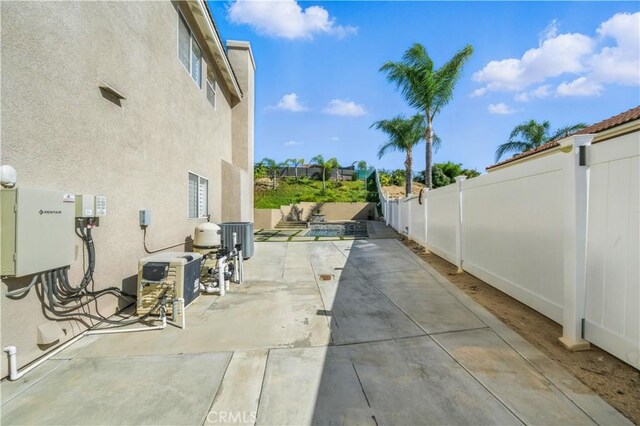 33175 Camino Maraca, Temecula, CA 92592 - fenced backyard featuring a patio