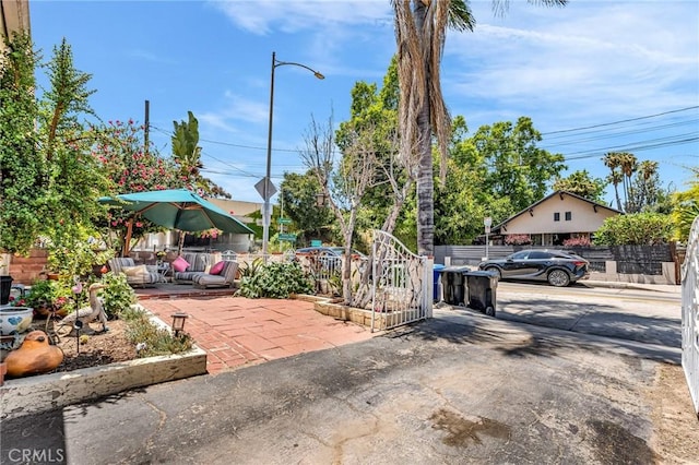 2660 Newell St, County Los Angeles, CA 90039 - view of front facade featuring a patio