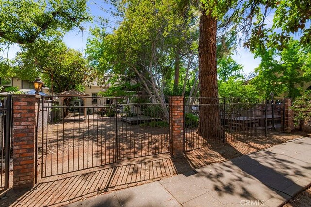 604 Salem St, Chico, CA 95928 - view of gate
