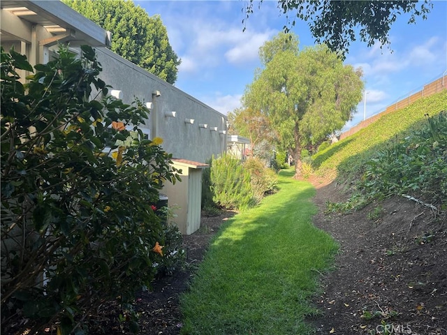 3001 Via Buena Vis Unit C, Laguna Woods, CA 92637 - view of grassy yard