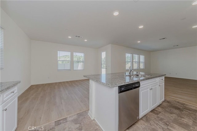 24679 Acadia Dr, Corona, CA 92883 - kitchen with dishwasher, open floor plan, healthy amount of natural light, and recessed lighting