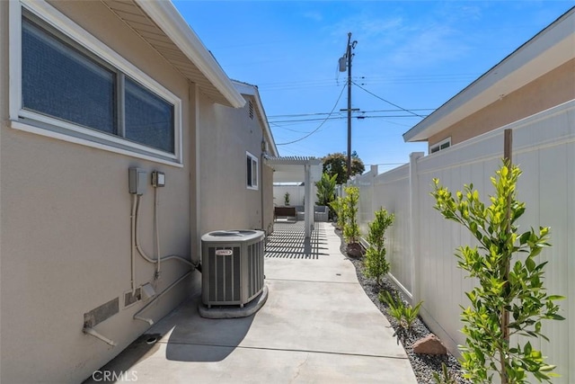 5337 Canehill Ave, Lakewood, CA 90713 - fenced backyard featuring a patio area and a pergola