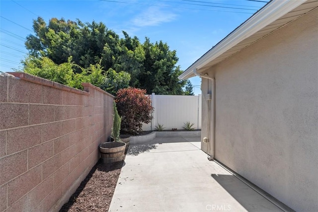 5337 Canehill Ave, Lakewood, CA 90713 - fenced backyard with a patio area