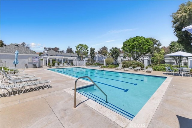 28305 Paseo El Siena Unit 10, Laguna Niguel, CA 92677 - community pool with a patio area
