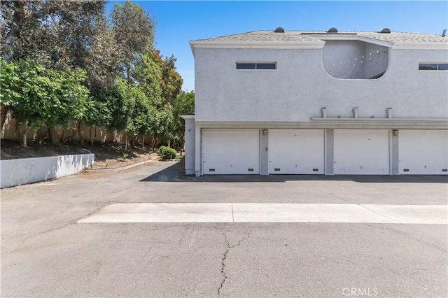 28305 Paseo El Siena Unit 10, Laguna Niguel, CA 92677 - garage featuring driveway