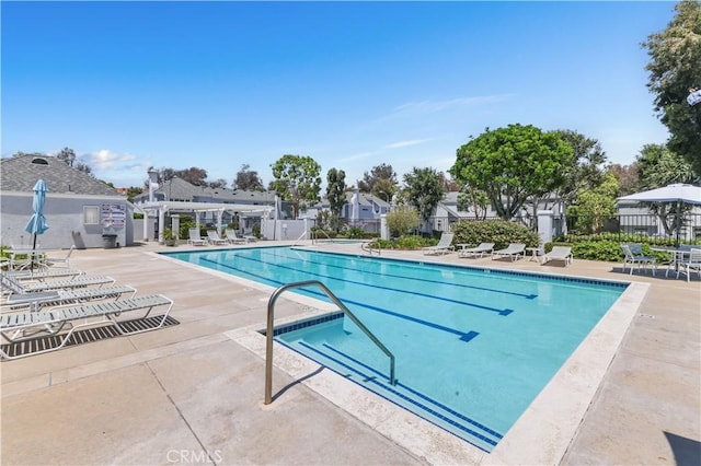28305 Paseo El Siena Unit 10, Laguna Niguel, CA 92677 - community pool with a patio area