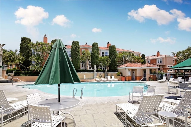 6 Garzoni Aisle, Irvine, CA 92606 - community pool featuring a patio area