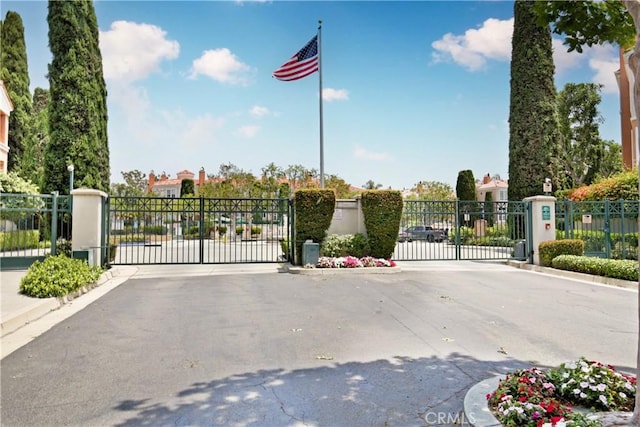 6 Garzoni Aisle, Irvine, CA 92606 - view of gate