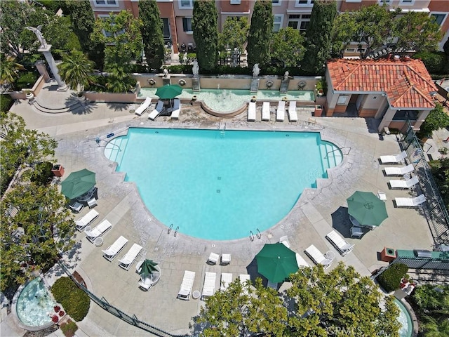 6 Garzoni Aisle, Irvine, CA 92606 - view of community pool