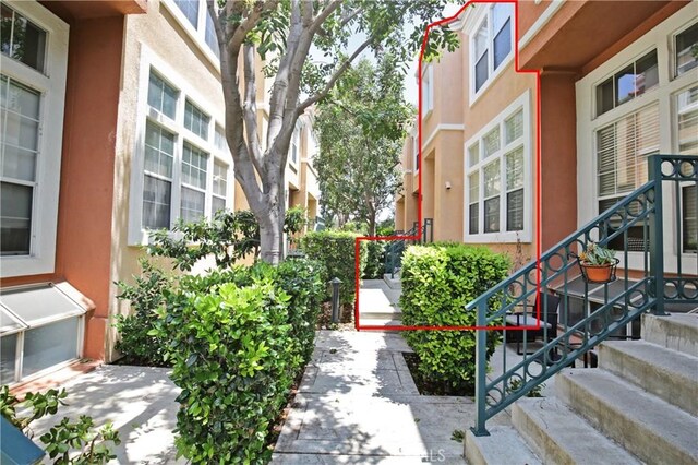 6 Garzoni Aisle, Irvine, CA 92606 - view of property's community