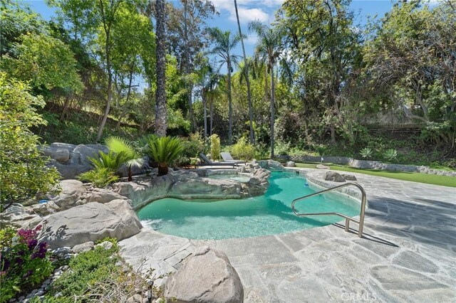 19532 Wells Dr, Tarzana, CA 91356 - photo 23