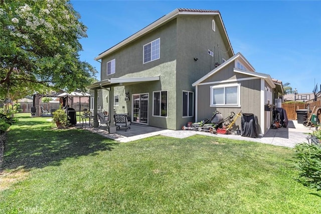6 N Post Ave, Sanger, CA 93657 - back of property with a patio and a fenced backyard