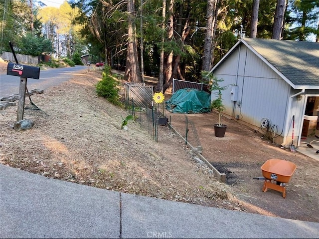 1290 Tuck Rd, Willits, CA 95490 - view of side of property featuring a shingled roof