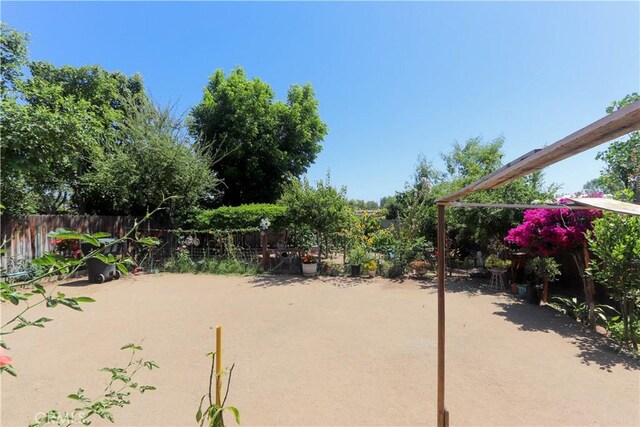 4981 Tulsa Ave, Riverside, CA 92505 - view of yard