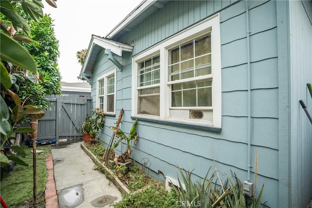 290 W 19th St, Long Beach, CA 90806 - view of property exterior featuring a gate