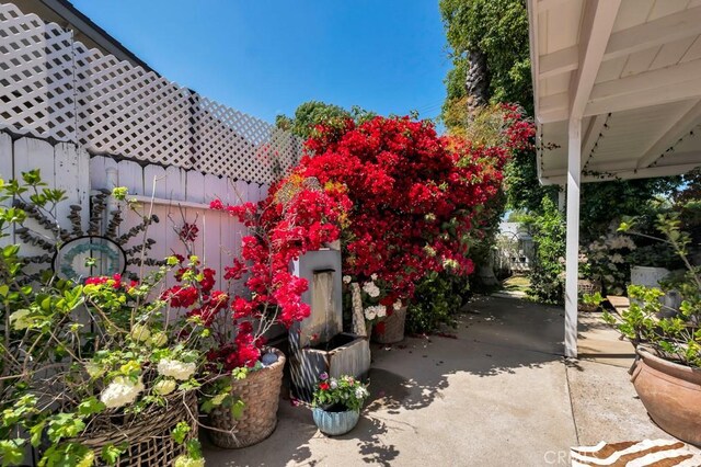 23451 Friar St, Woodland Hills, CA 91367 - view of patio / terrace