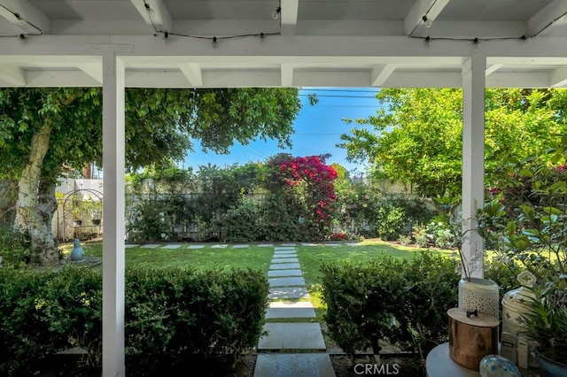 23451 Friar St, Woodland Hills, CA 91367 - view of green lawn