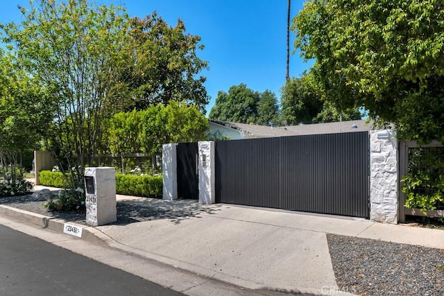 23451 Friar St, Woodland Hills, CA 91367 - view of gate