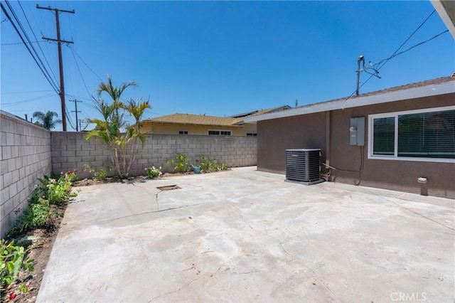 3644 Ardilla Ave, Baldwin Park, CA 91706 - fenced backyard with a patio