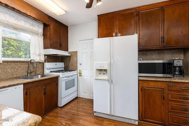 250 S Berkeley Ave, Pasadena, CA 91107 - kitchen featuring white appliances, under cabinet range hood, decorative backsplash, a ceiling fan, and dark wood-type flooring