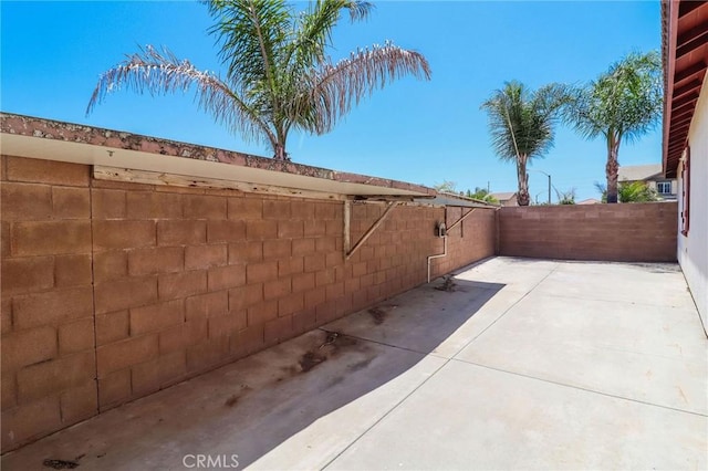 26946 Shelter Cove Ct, Menifee, CA 92585 - fenced backyard with a patio