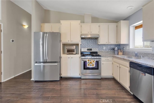 10443 Caribou Ave, Apple Valley, CA 92308 - photo 14