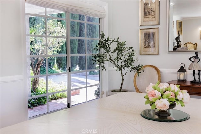 26261 Veva Way, Calabasas, CA 91302 - dining space featuring ornamental molding