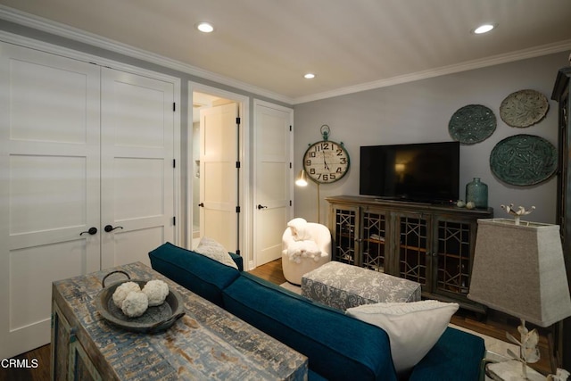 111 S Orange Grove Blvd Unit 203, Pasadena, CA 91105 - living room featuring wood finished floors, recessed lighting, and crown molding